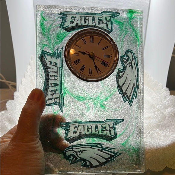 Green and Silver Decorative Clock - Picture 12 of 12